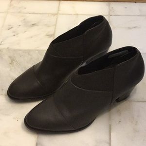 Vionic Women’s Brown Leather Bootie